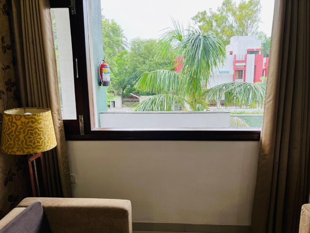 Hotel Whistling Greens Moga Kültér fotó