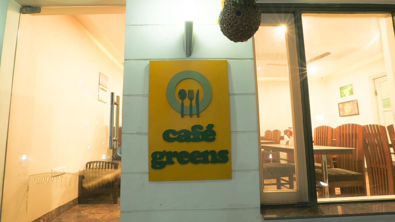 Hotel Whistling Greens Moga Kültér fotó